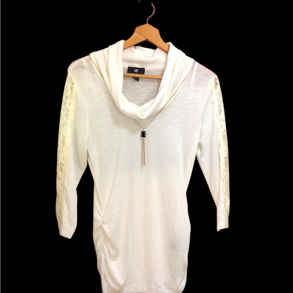 Iz Byer White Knit Top‎